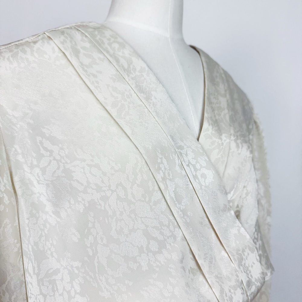Vintage 80’s Jacquard Patterned Surplice Peplum Midi Dress in Ivory | Size M/L - Picture 7 of 8